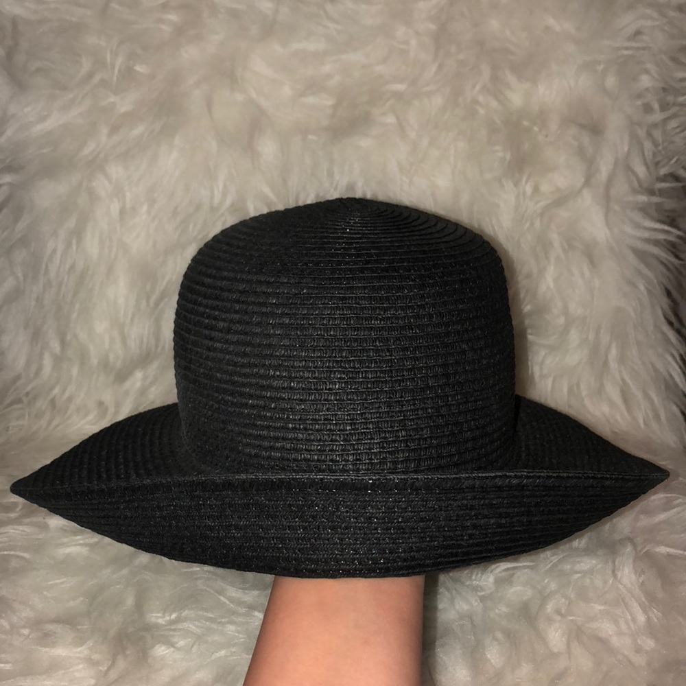 Brand New/No Tags Black Sunhat Worn Multiple Ways